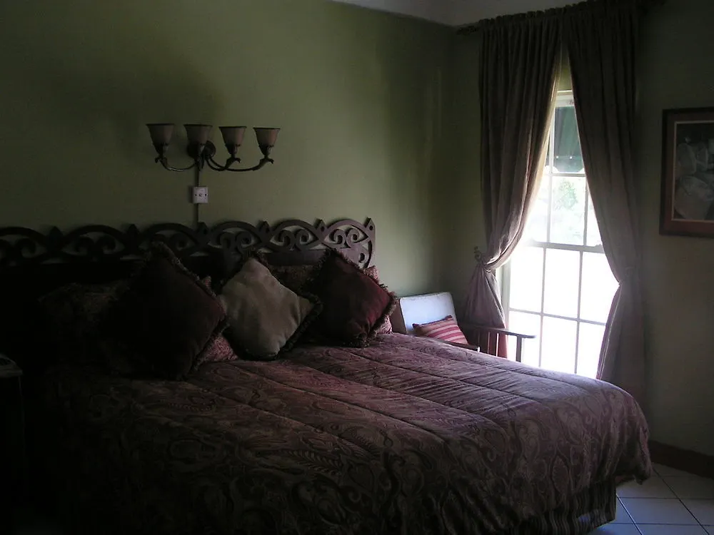 Sutton Place Hotel روسو 3*,  دومينيكا