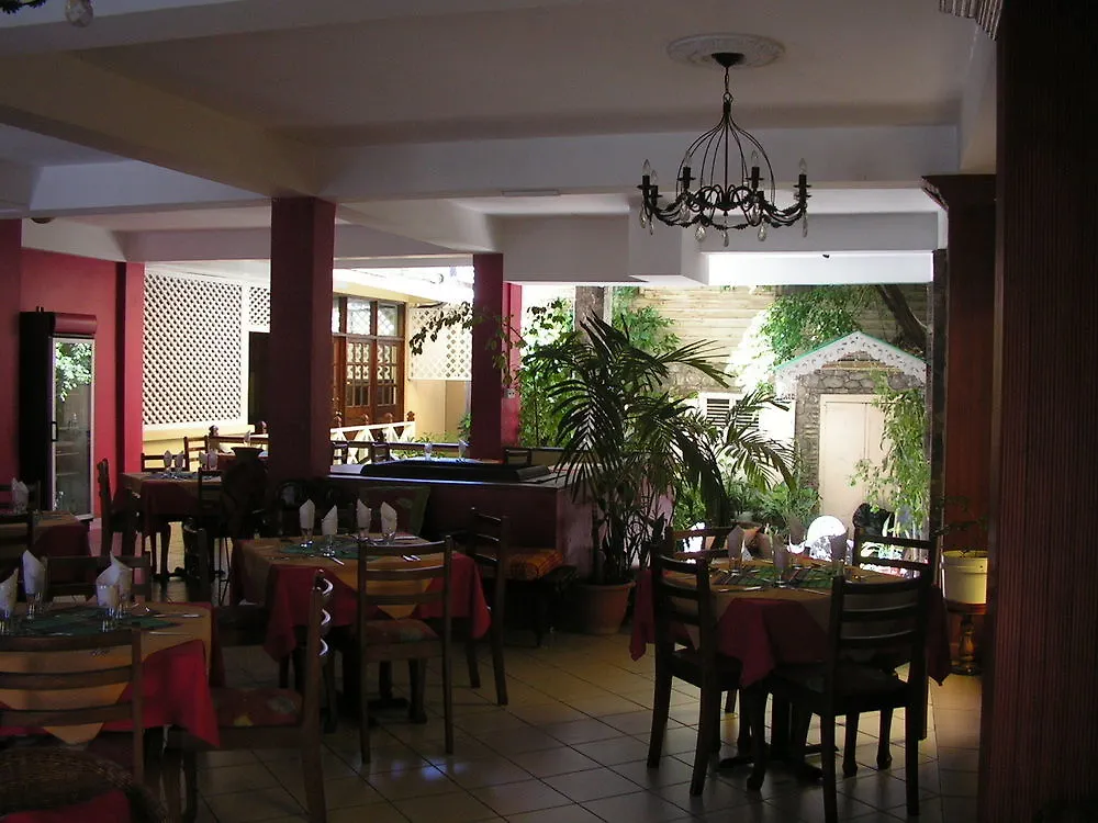 Sutton Place Hotel روسو